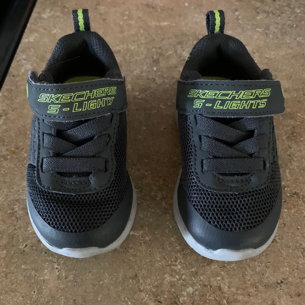Toddler Skechers boys light up sneakers
